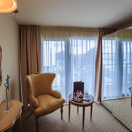 酒店 Carmen International - Fost Becali 5*