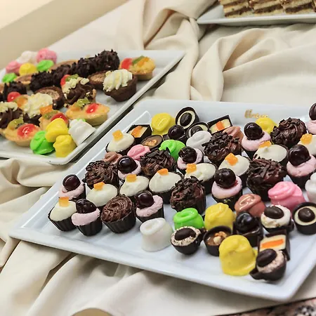 Carmen International - Fost Becali