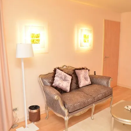 Carmen International - Fost Becali