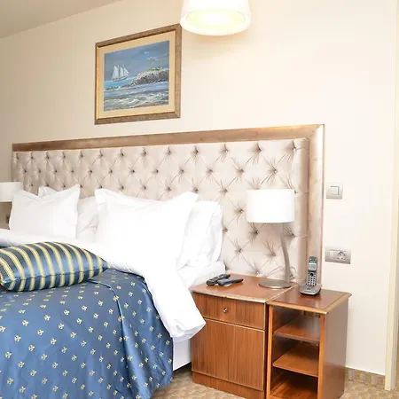 Carmen International - Fost Becali Hotel