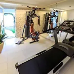 Hotell Carmen International - Fost Becali