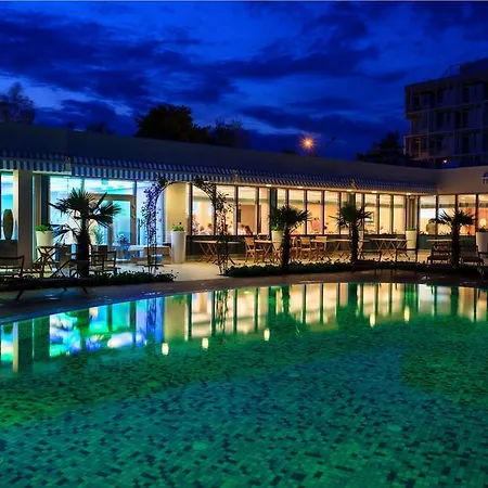 Carmen International - Fost Becali Hotell