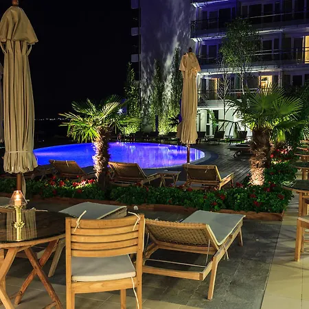 Carmen International - Fost Becali