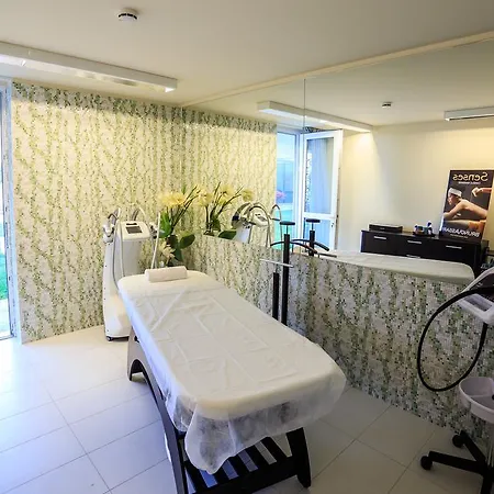 Hotel Carmen International - Fost Becali 5*