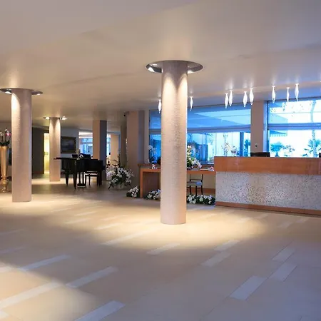 Carmen International - Fost Becali Szálloda 5*