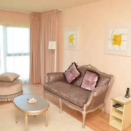 Carmen International - Fost Becali