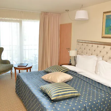 Carmen International - Fost Becali Hotel Vénus