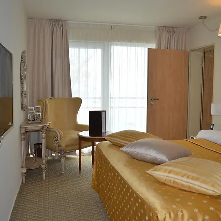 Carmen International - Fost Becali Отель 5*