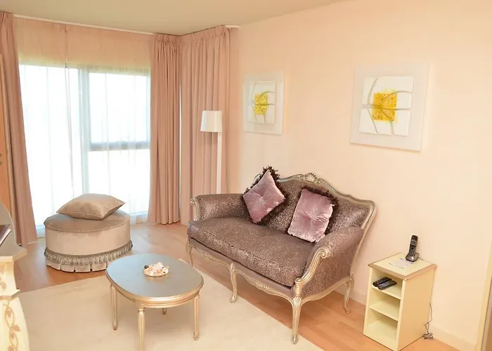 Carmen International - Fost Becali